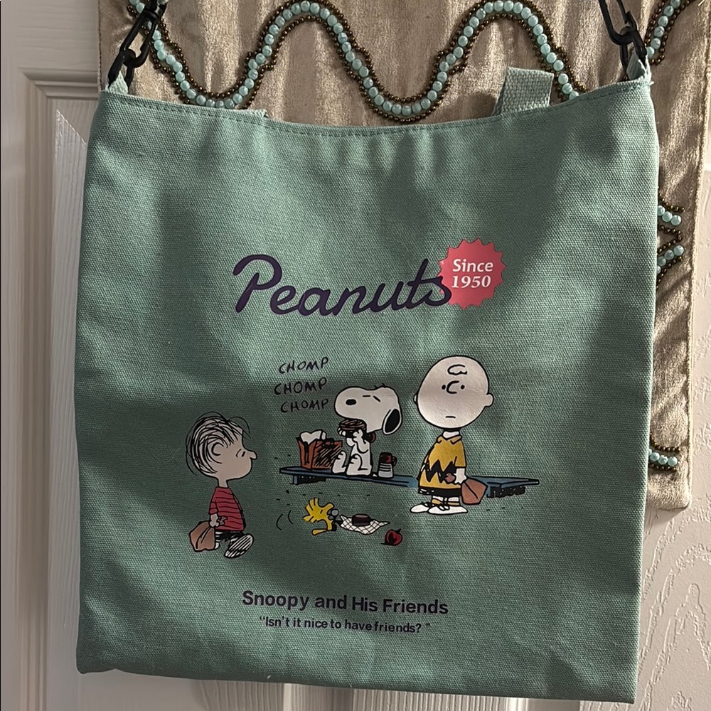 Peanuts Green Canvas Tote Bag comes with body strap and bonus